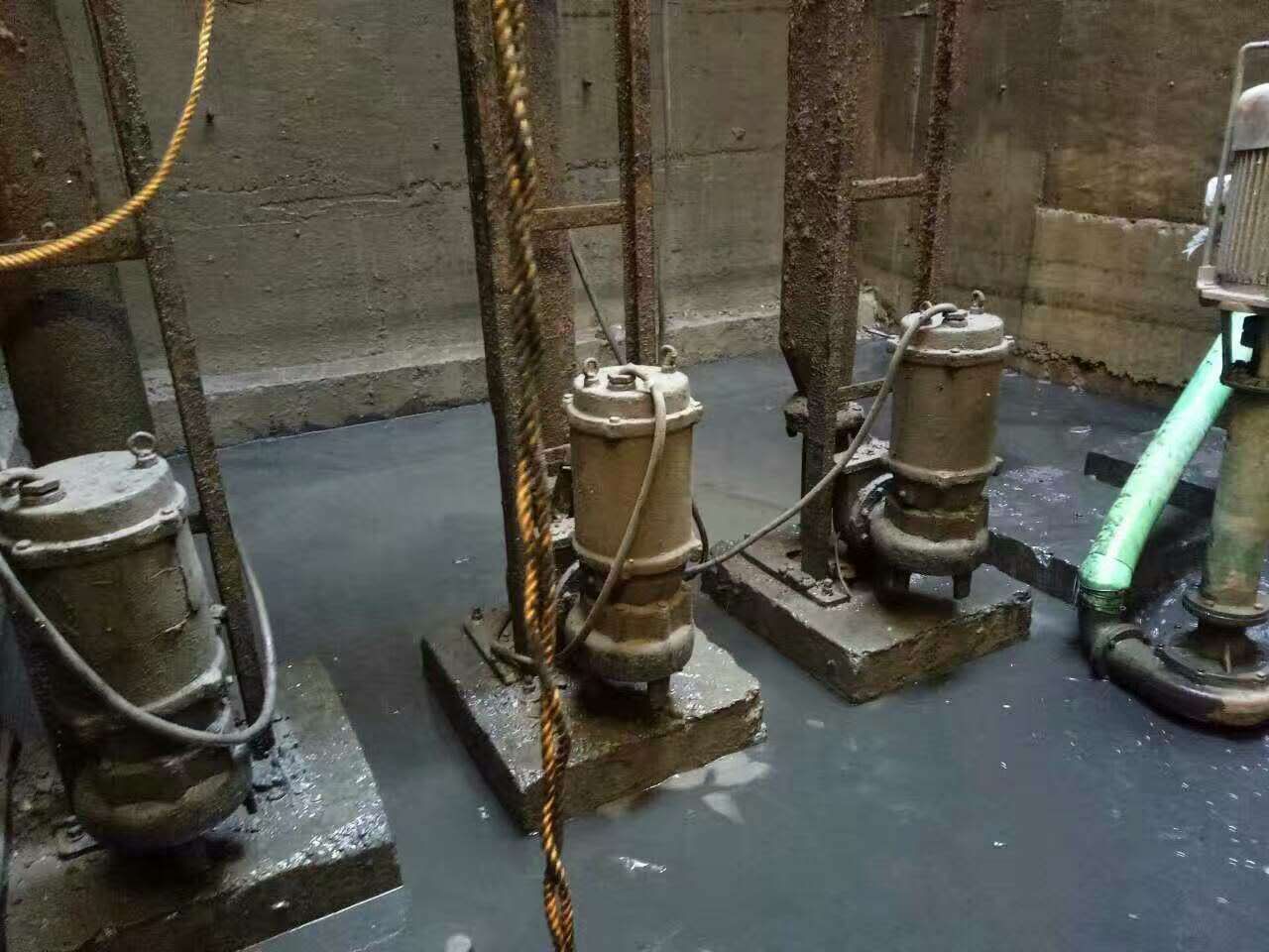 临邑污水池清理