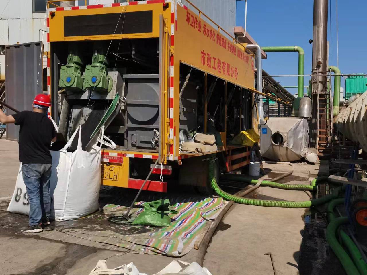 临邑淤泥压干处理